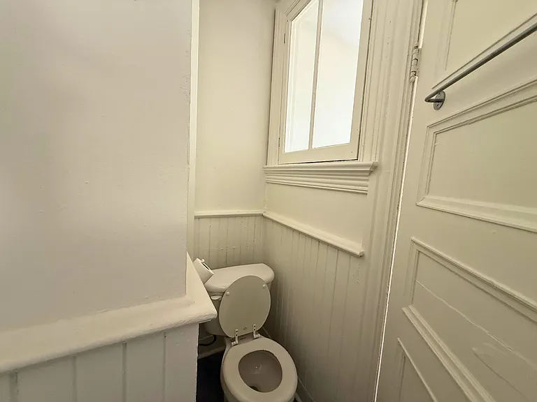 191 McLeod St — Photo 14