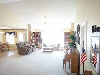 4th image of 1017 Sterling Dr