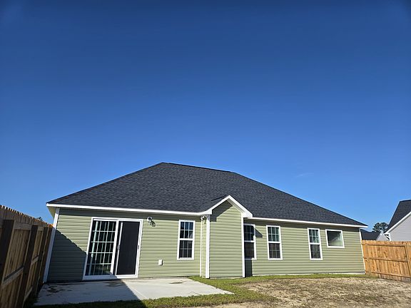5th image of 432 Montgomery Dr