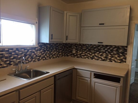 2nd image of 1047 W 18th St