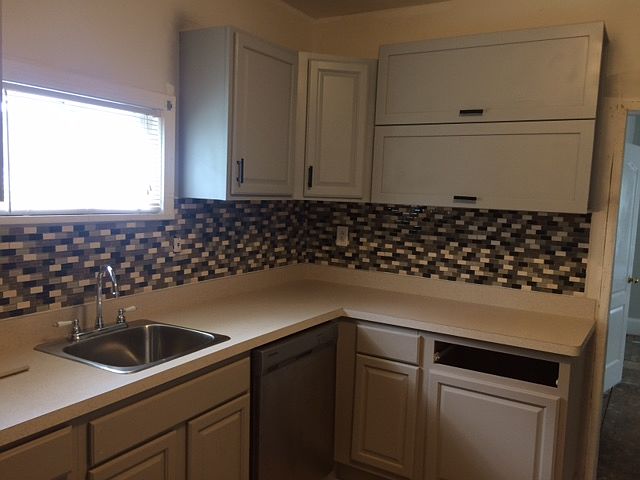 2nd image of 1327 W 18th St