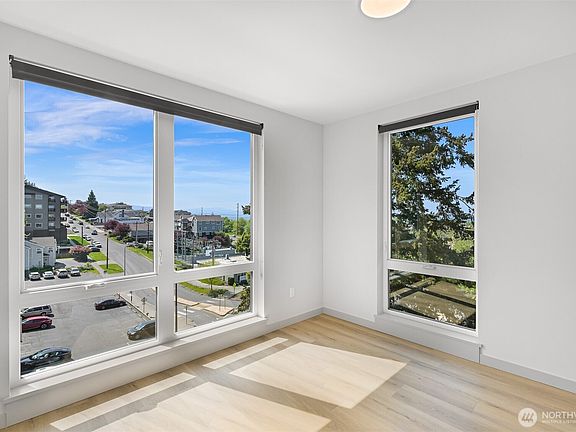 3rd image of 820 N State Street #611