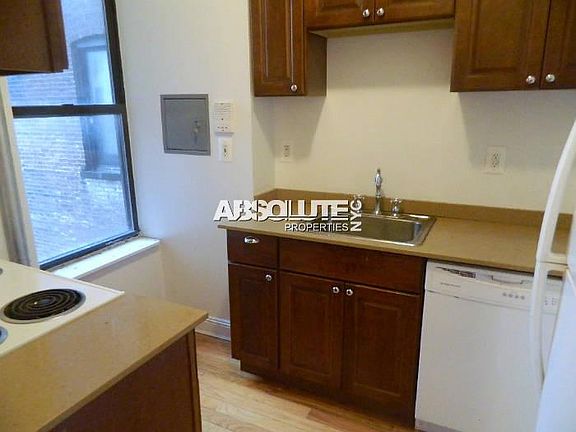3rd image of 672 Saint Nicholas Ave APT 34