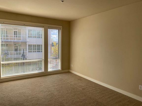 3rd image of 400 Washington Ave Unit 211