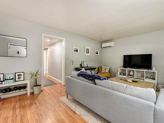 4th image of 5433 Carlson Dr #5433
