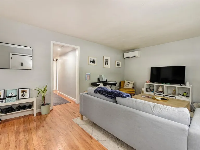 5433 Carlson Dr #5433 — Photo 4
