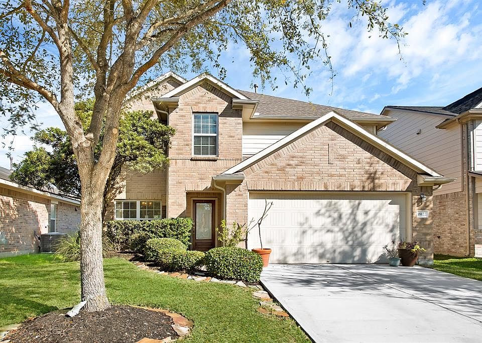 1st image of 18122 Surrey Lake Ln