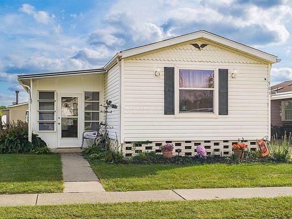 4th image of 985 Scarlett Ln