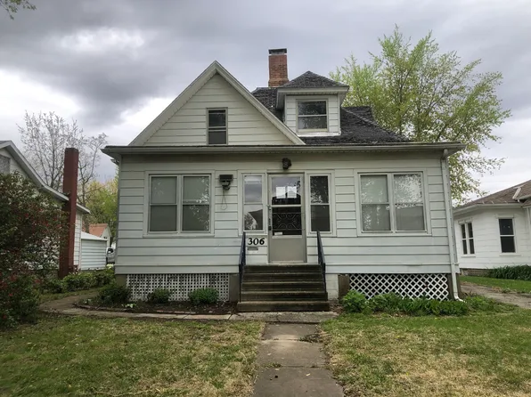 306 E Oak St, Fairbury, IL 61739