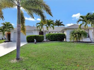 306 NE 19th Pl, Cape Coral, FL 33909