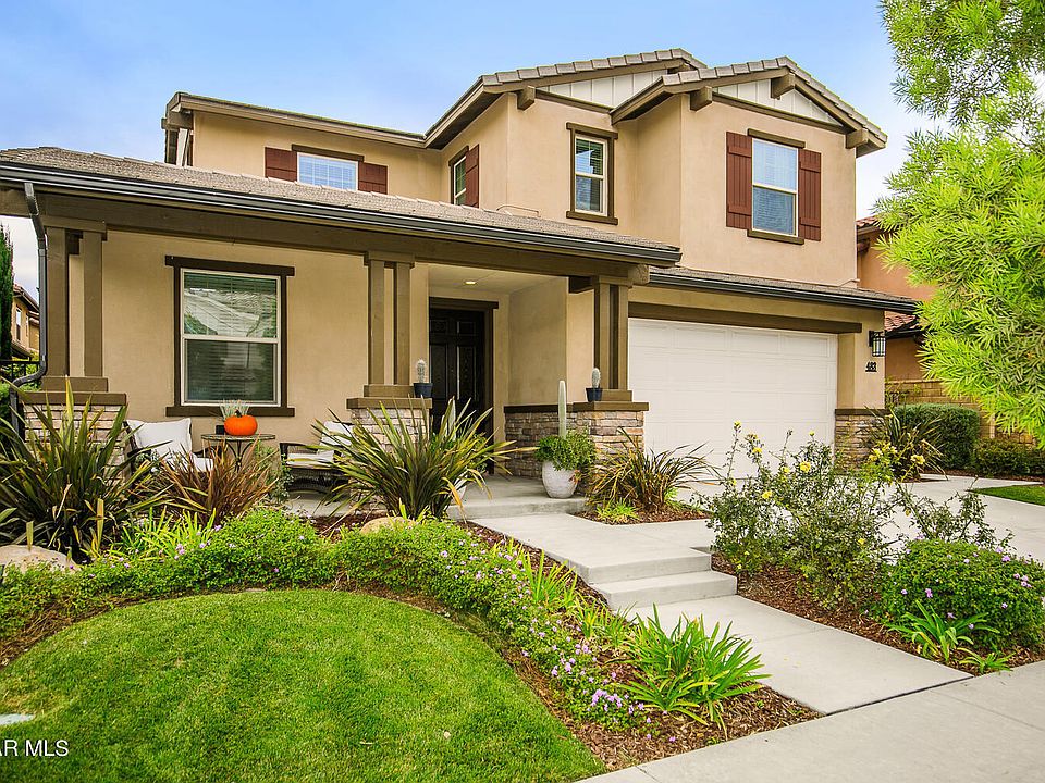 1st image of 483 Bloomfield Pl