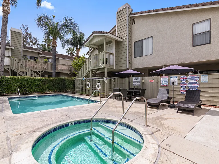 La Sierra Apartments — Photo 58