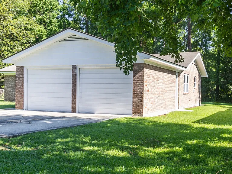 504 Heritage Dr — Photo 3