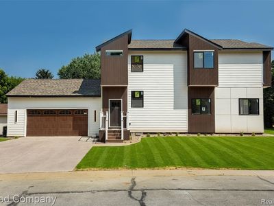 392 S Squirrel Rd, Auburn Hills, MI, 48326