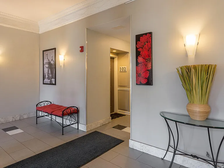 5330 Pershing Ave #502 — Photo 18