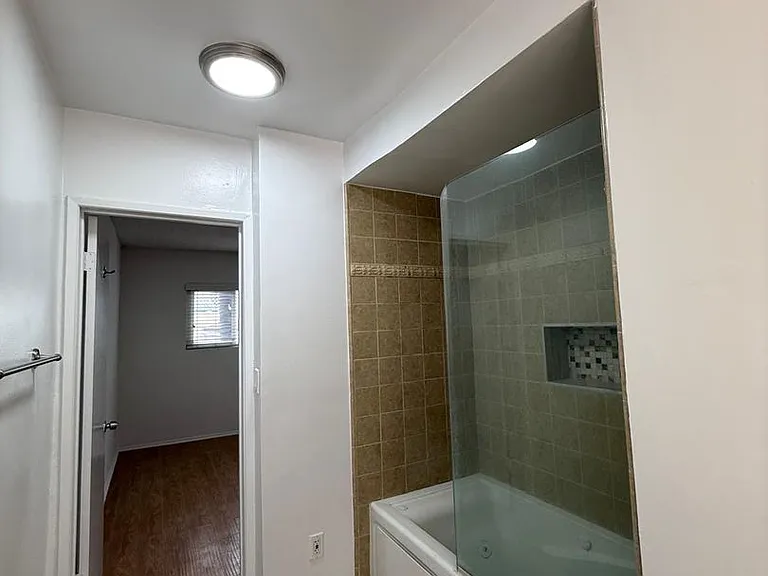 13952 Moorpark Ave — Photo 12