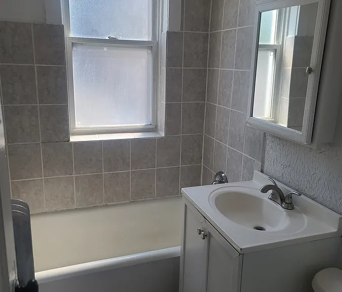1916 N Drake Ave #1W — Photo 5