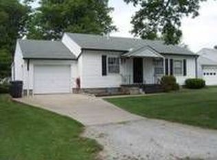 112 Minnehaha St, Hiawatha, KS 66434