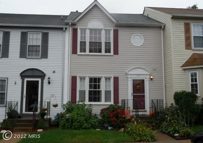 1st image of 709 Arbor Ct