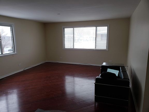 5th image of 114 Pocasset Ct