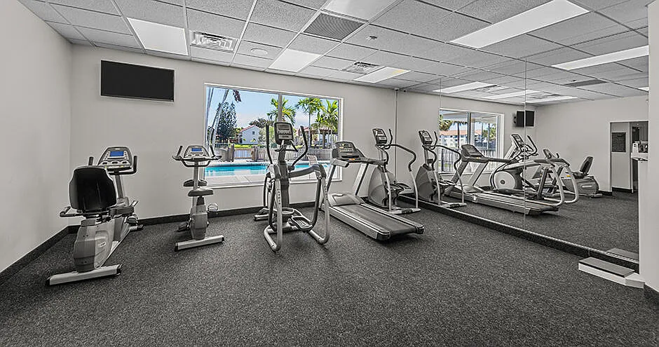 La Vue at Emerald Pointe — Photo 4