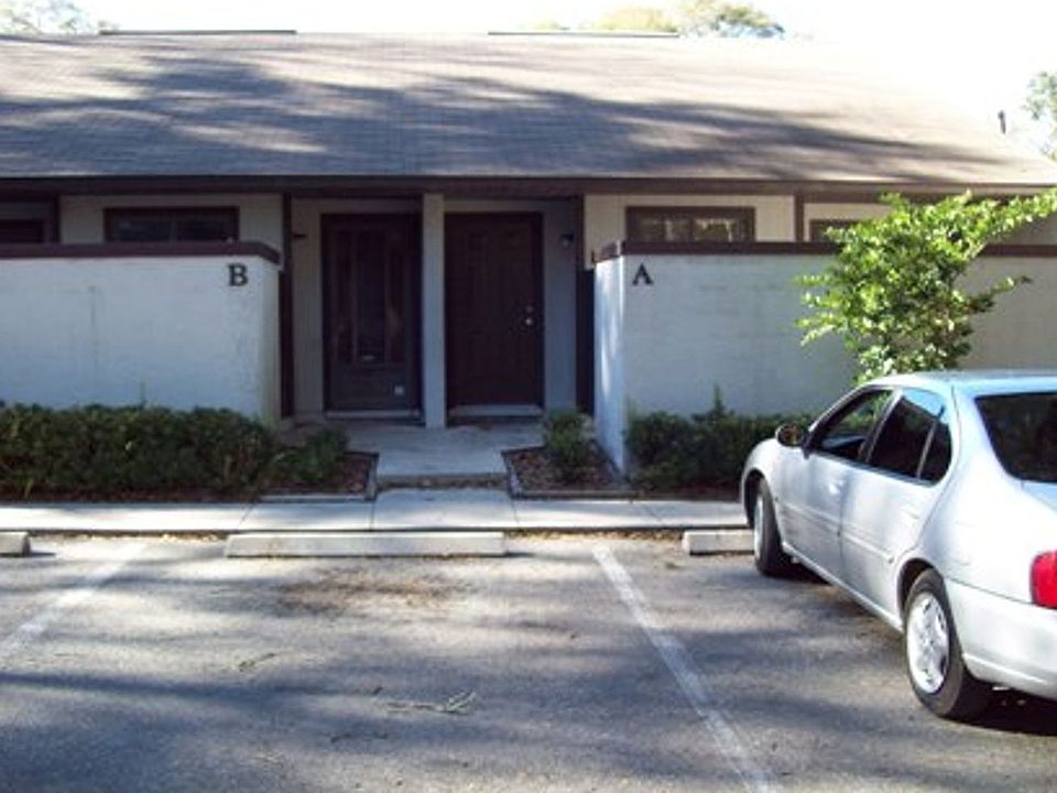 1st image of 670 SE 28th Pl