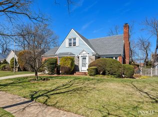 8 Milburn Ct, Freeport, NY 11520