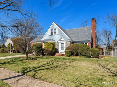 8 Milburn Court, Freeport, NY, 11520