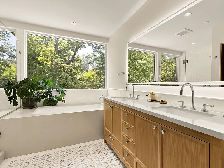 2952 Macomb St NW — Photo 55