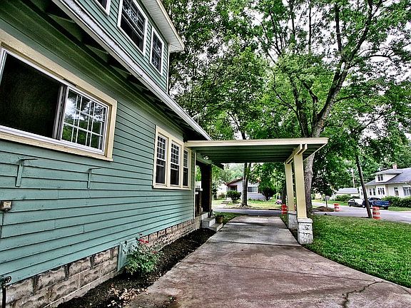 5th image of 4104 Graceland Ave