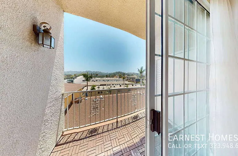 4348 Mammoth Ave #303 — Photo 5