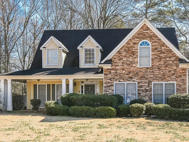 37 Winter Park Ln — Photo 1