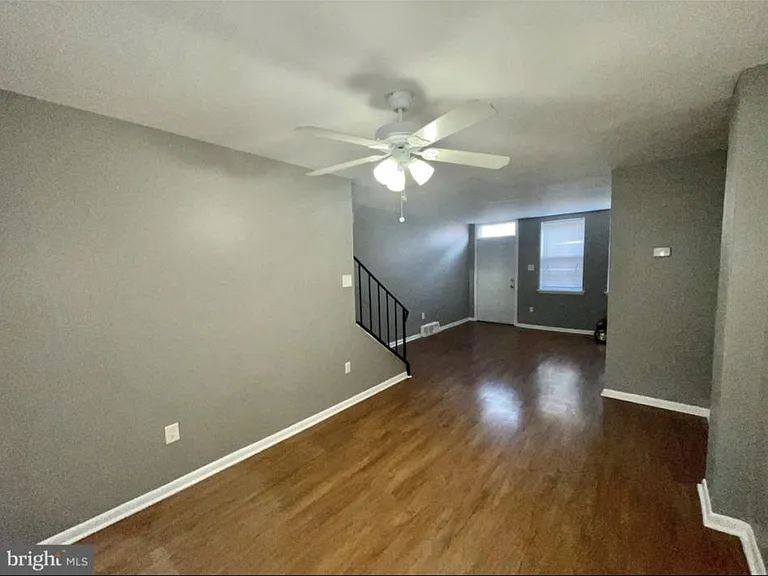 707 E Hilton St — Photo 3