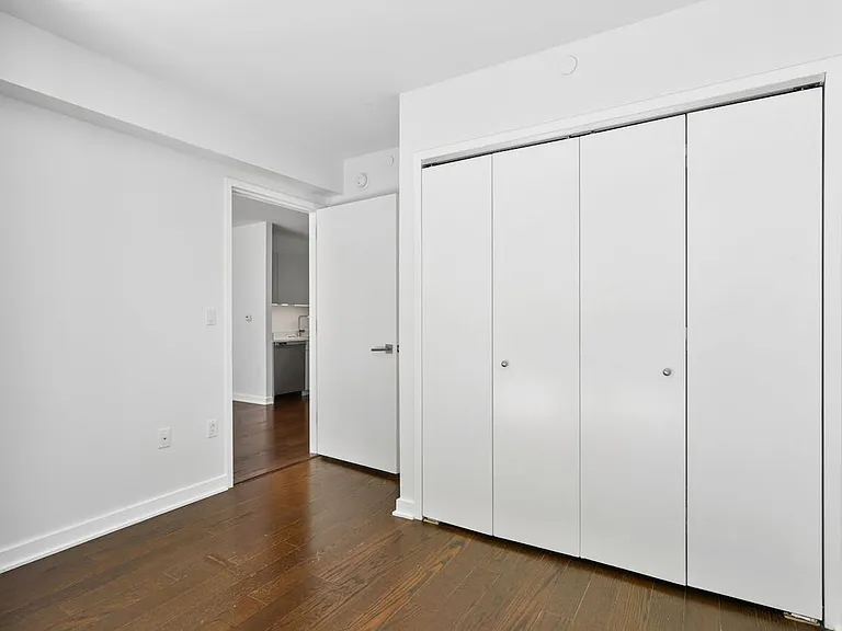 400 W 113th St #104 — Photo 5