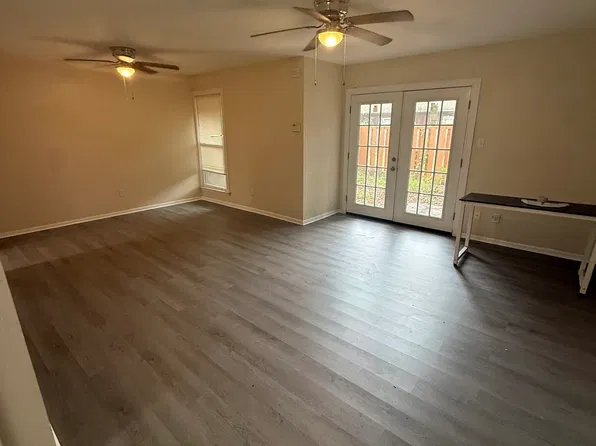 1459 E Tanners Creek Dr, Norfolk, VA 23513