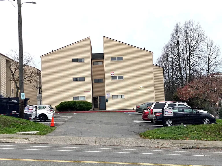 1 Bedroom Apartments In Downtown Tacoma! — Photo 6