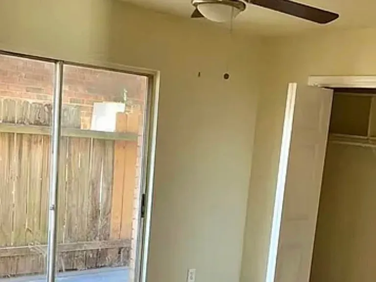 705 Vouray Dr — Photo 11