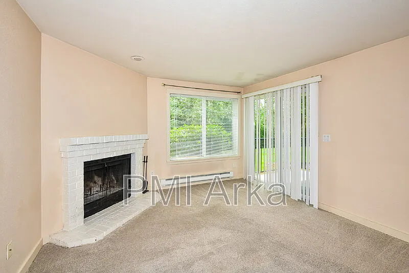 2 bed, 2.0 bath, 914 sqft, $2,395 — Photo 3