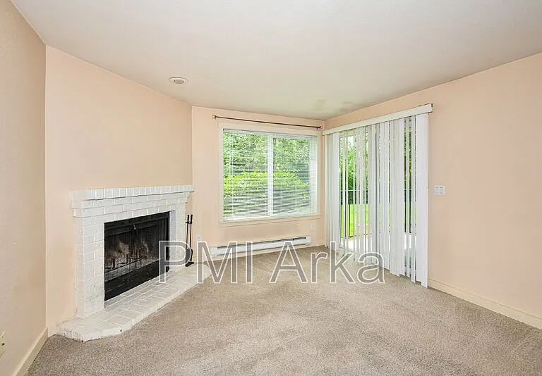 11309 NE 128th St #F102 — Photo 3