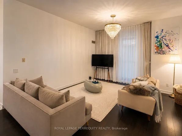 60 Saint Clair Ave W #101, Toronto, ON M4V 1M1