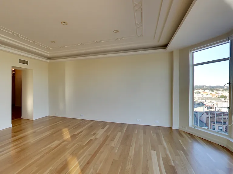 2090 Green Street (003r) — Photo 8
