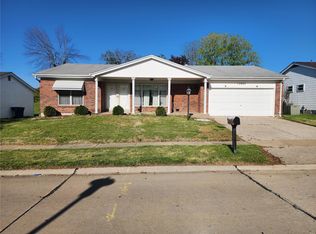 12884 Fox Haven Dr, Florissant, MO 63033