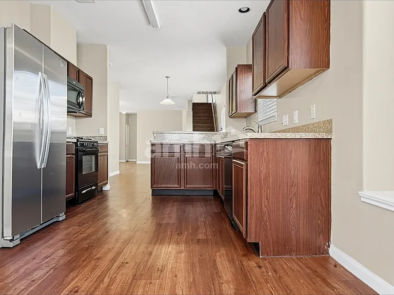 2606 Bammelwood Dr — Photo 3