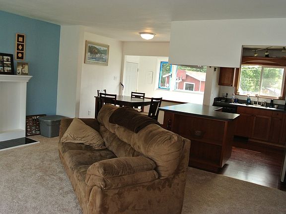 Open Floor Plan, RE/MAX