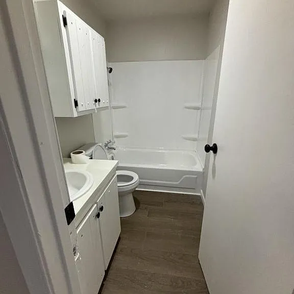 702 Washington St #7 — Photo 6