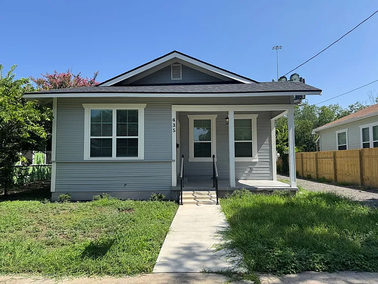 435 Dunning Ave — Photo 1