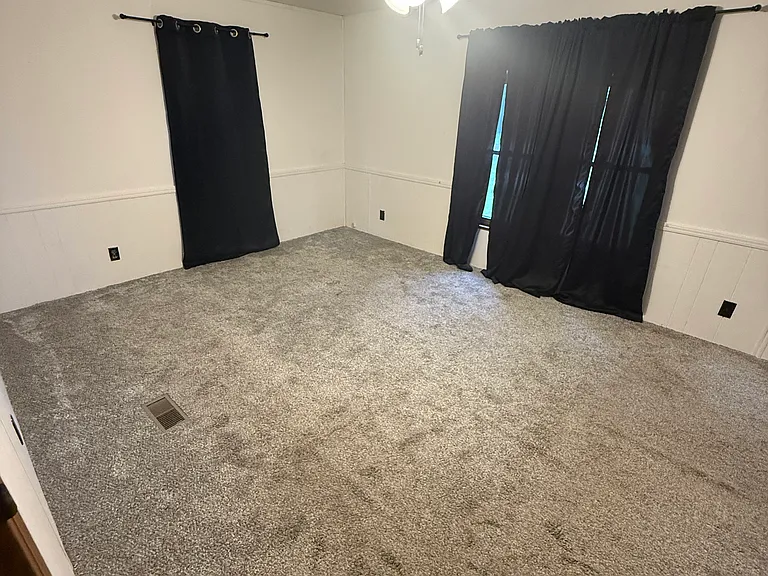 910 N Ealy St — Photo 18