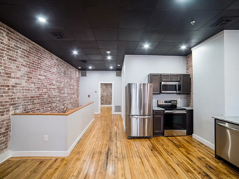 22 State St #4 — Photo 8