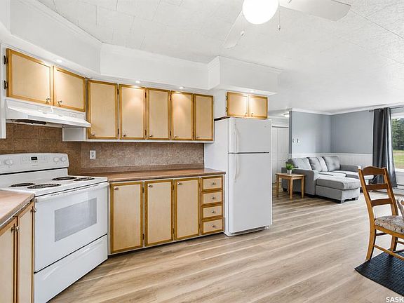 4th image of 157 4th STREET W