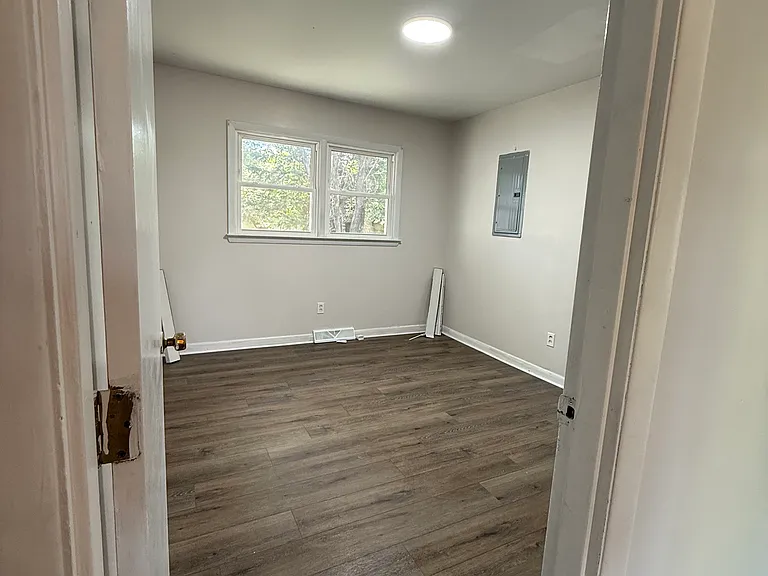 892 Honeysuckle Rd — Photo 6
